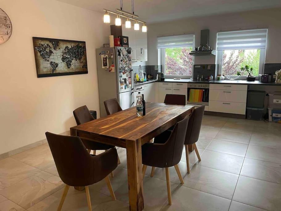 Moderne Wohnung Mit Stil Gross Gerungs Exterior foto